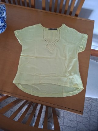 Camiseta amarilla Cortefiel Talla M