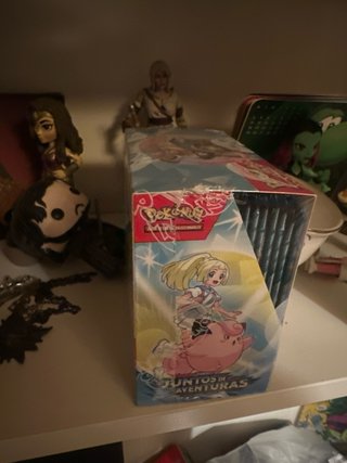 Pokémon Juntos de Aventuras booster Box