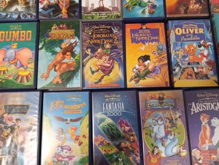 Lote 9 - 29 Cintas VHS Disney Clásicos