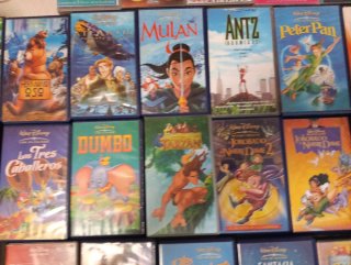Lote 9 - 29 Cintas VHS Disney Clásicos