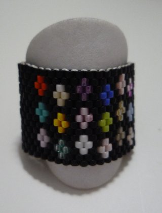 Anillo Miyuki Negro Multicolor Talla 18