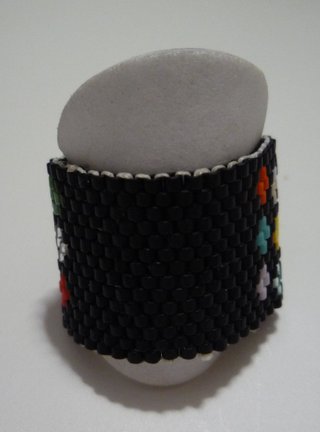 Anillo Miyuki Negro Multicolor Talla 18