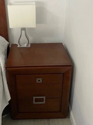 Mesita de noche madera nogal
