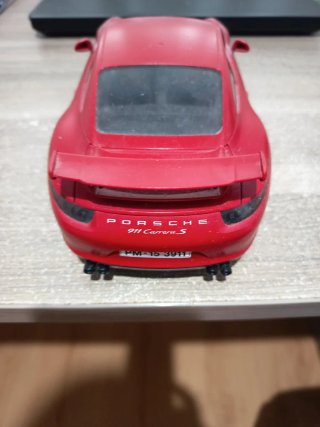 Coche de juguete rojo Porsche