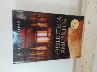 La biblioteca de los muertos