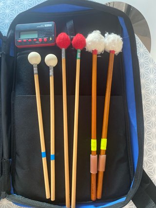 Mochila Percusión: Baquetas, Metrónomo, Caja sorda