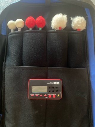 Mochila Percusión: Baquetas, Metrónomo, Caja sorda