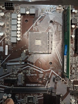 Ryzen 5 4600G + Gigabyte A520M H + 16GB DDR4 3200
