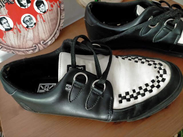 Creepers T.U.K. neri e bianchi di seconda mano