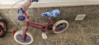 Bicicleta y patinete infantil
