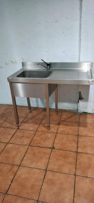 Fregadero industrial acero inoxidable con grifo
