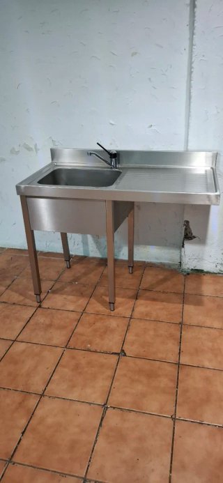 Fregadero industrial acero inoxidable con grifo