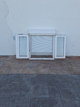 Ventana PVC con persiana 100 cm ancho x 115 cm alt