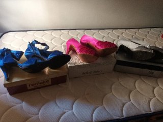 Zapatos de tacón azul, rosa y plateado 12€ unidad