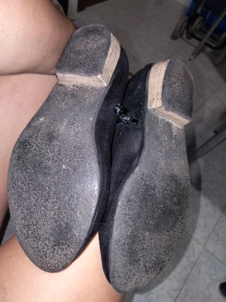 Botines negros de mujer con tachuelas