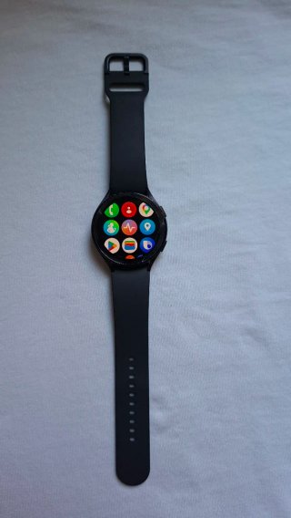 Reloj Samsung Galaxy Watch 5 y cargador USB-C
