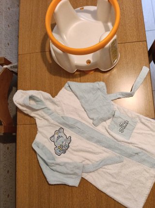 Seduta bagnetto e accappatoio bimbo