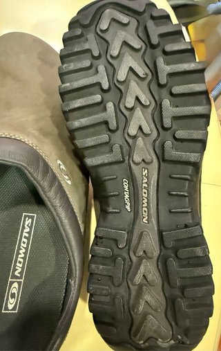 Zuecos Salomon  T 42 Piel Nobuk suela impecable