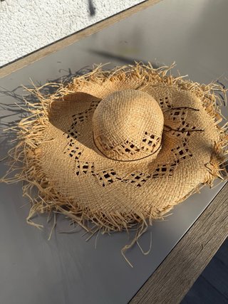 Sombrero de paja beige
