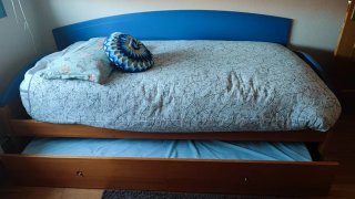 Dormitorio juvenil de madera pino
