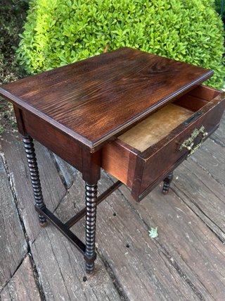 Mesa auxiliar antigua Juan Busquets – Barcelona