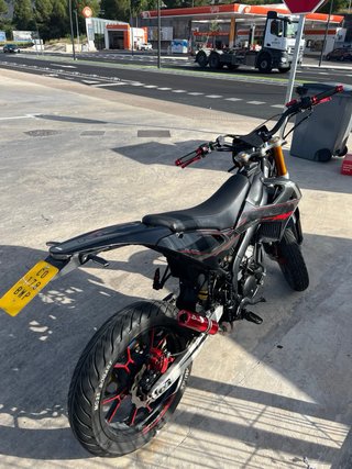 Moto Rieju mrt Pro 50 ( 2023 ) en muy buen estado