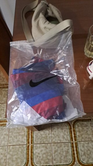 Camiseta Nike Rayas Azul y Rojo