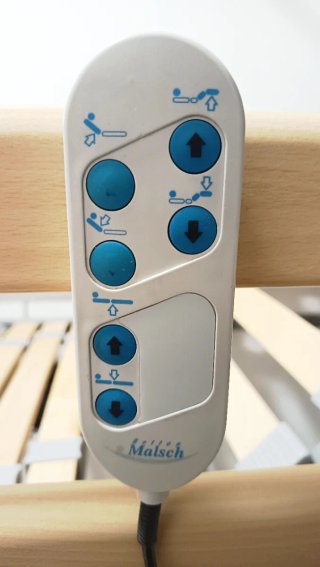 Cama articulada eléctrica geriátrica elevable.