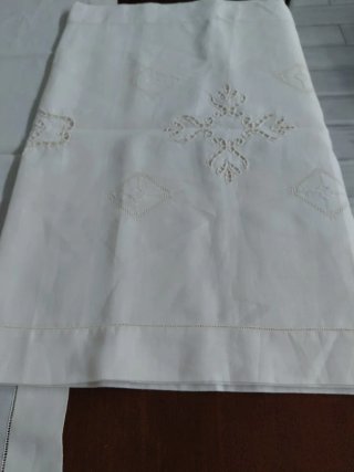 Coppia tendine lino ricamate 185x60