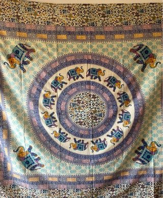 Tapiz elefantes mandala azul y morado