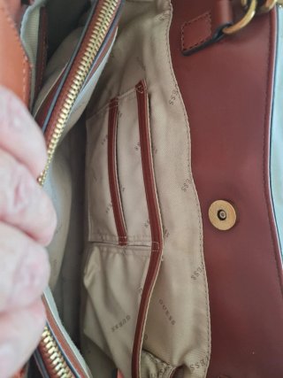 Bolso cuero XXL Guess
