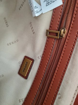 Bolso cuero XXL Guess