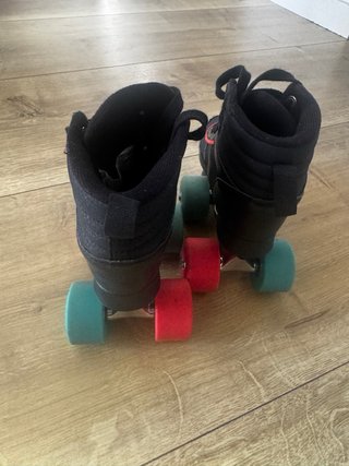 Patines de ruedas negros para niños