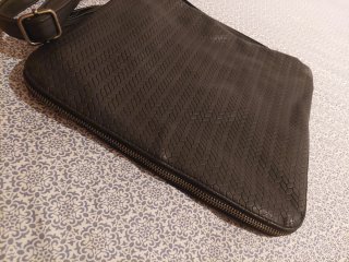 Bolso bandolera negro dibujo tejido