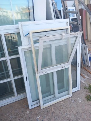 Ventana corredera aluminio blanca