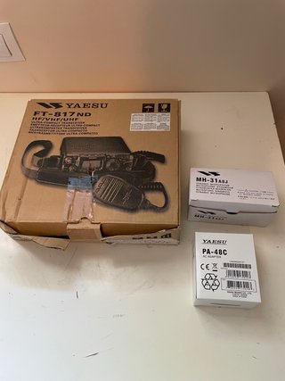 Emisora Yaesu FT-817ND con extras