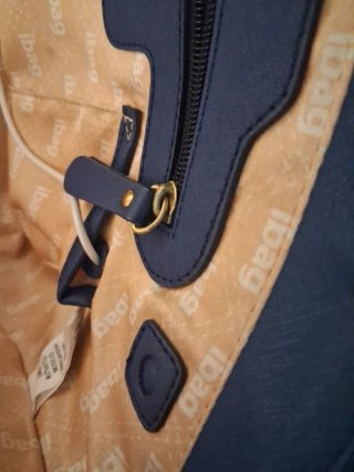 Bolso de mano PIAGUI negro y dorado