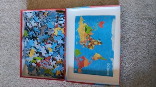 Lote 2 Puzzles Mundo e Europa Clementoni