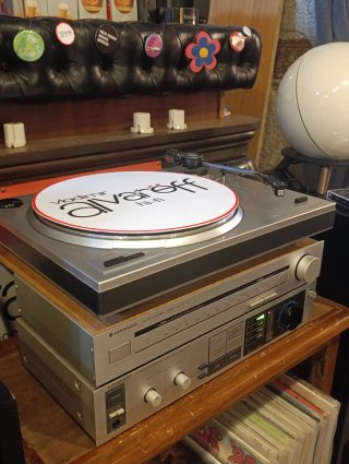 Equipo Hi-Fi Kenwood giradiscos sanyo