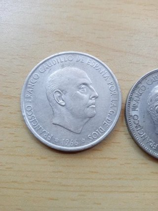 Monedas Franco 100 y 5 Pesetas Plata