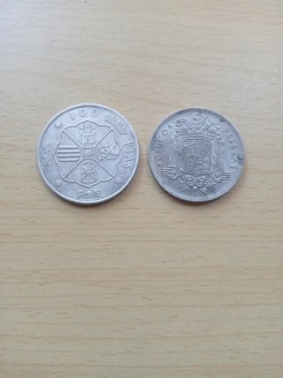 Monedas Franco 100 y 5 Pesetas Plata