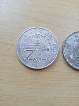 Monedas Franco 100 y 5 Pesetas Plata