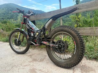 Moto de Trial Vértigo Vertical R 300