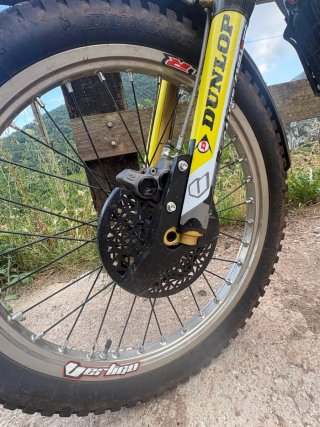 Moto de Trial Vértigo Vertical R 300