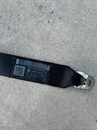 Cinturón delantero derecho con pretensor VW