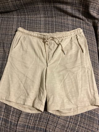 Pantalones cortos hombre beige y azul
