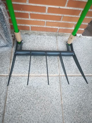 Horca doble mango verde nueva  a estrenar