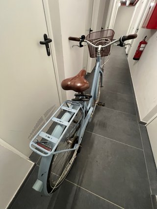 Bicicleta Urbana Azul con Cesta