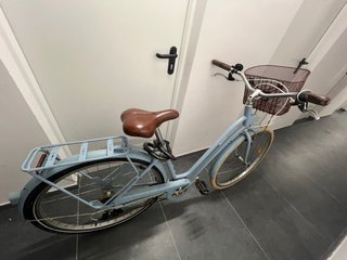 Bicicleta Urbana Azul con Cesta