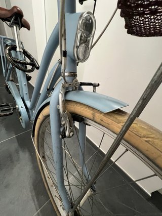 Bicicleta Urbana Azul con Cesta